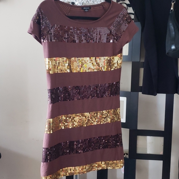 Dress - Picture 1 of 4